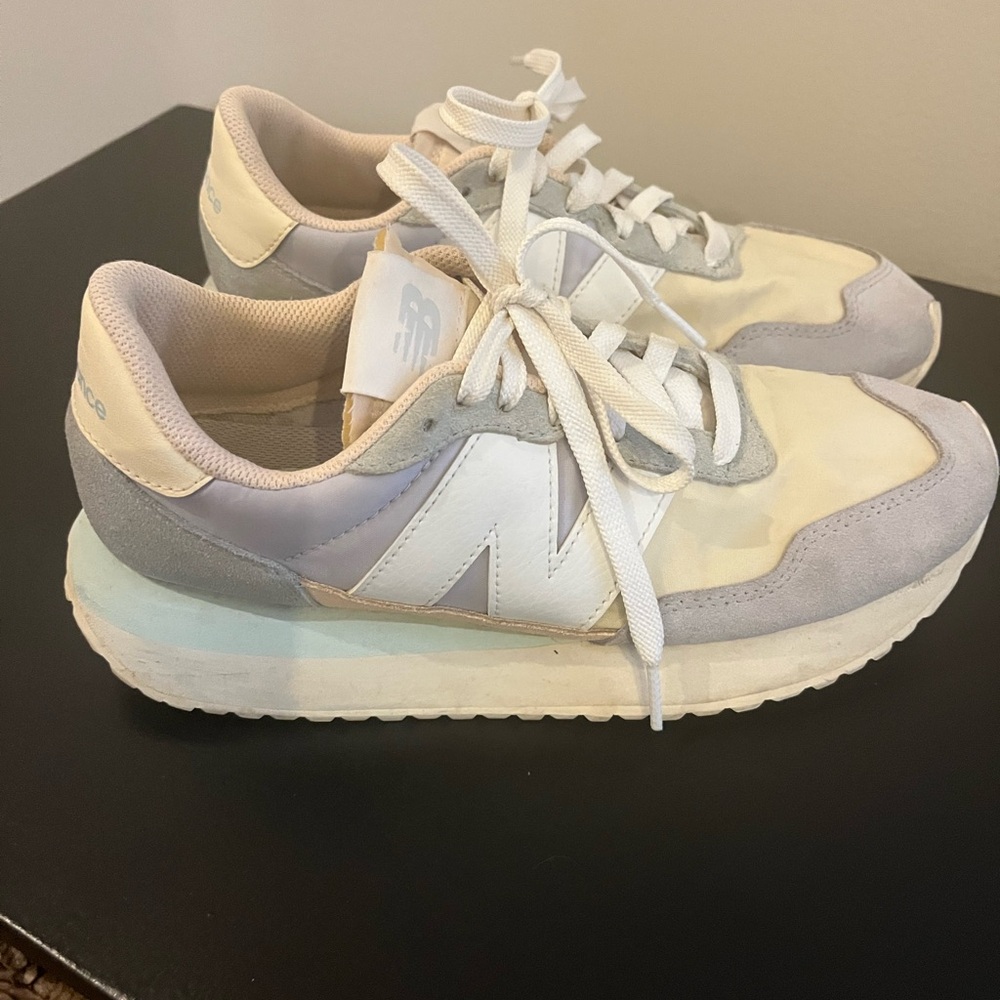 New Balance Women’s Size 8.5